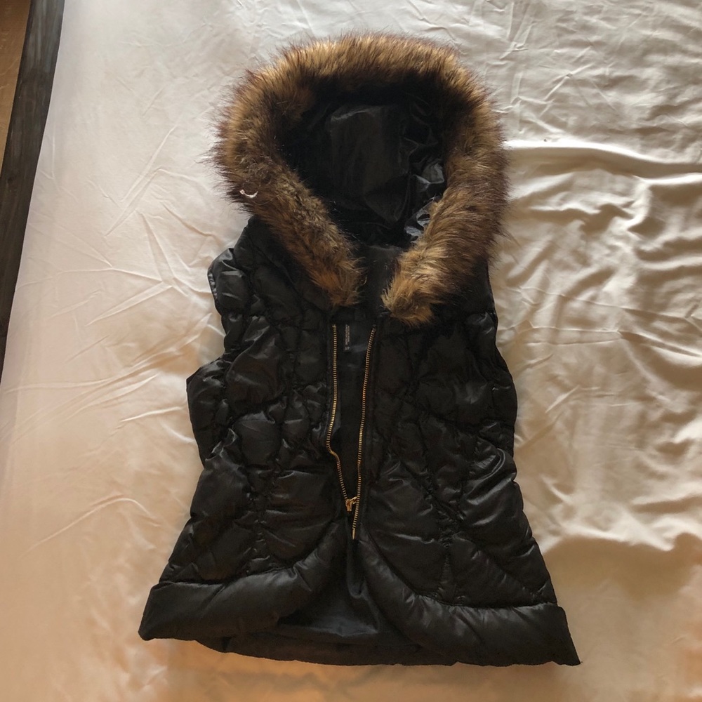GUESS quilted puffy vest